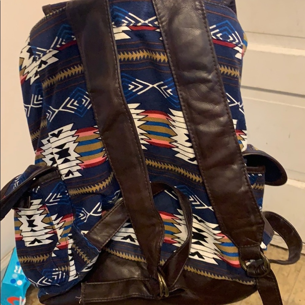 Backpack - Picture 3 of 3